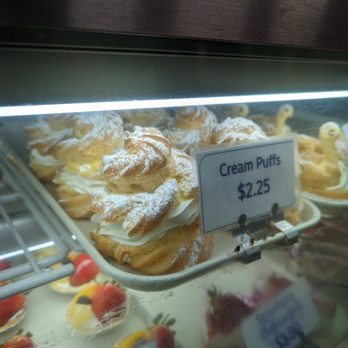 Queen's Bakery - Cream puff - Bakeries Near Me - Los Angeles, California Queen's Bakery - Cream puff - Bakeries Near Me - Los Angeles, California