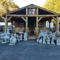 Blue Ridge Mountain Stop - Little shed of treasures