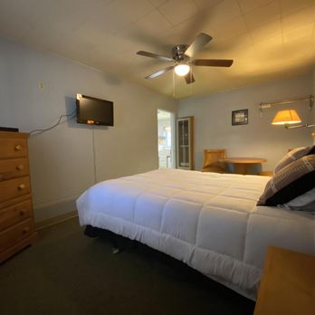 Gold Pan Motel - Hotels Near Me - Eagle Nest, New Mexico Gold Pan Motel - Hotels Near Me - Eagle Nest, New Mexico