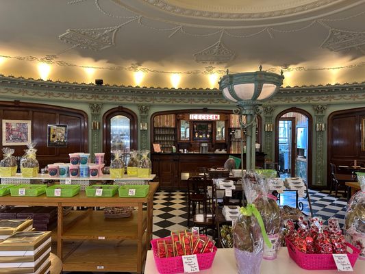 Parkside Candy by null