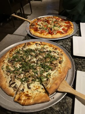 Pesto's Italian Kitchen & Wine Bar by null