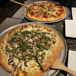 Pesto's - Delicious white pizza and everything pizza