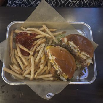 Buffalo Wild Wings - American Near Me - Goodyear, Arizona