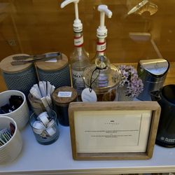 Hotel Párraga Siete - Estación de cafecitos gratis. | Free coffee station.