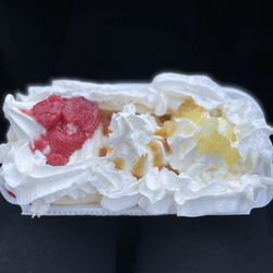 Lee's Ice Cream - Banana split sundae