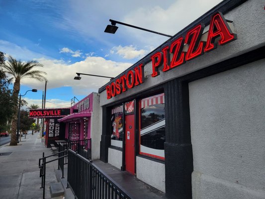 Boston Pizza Vegas by null
