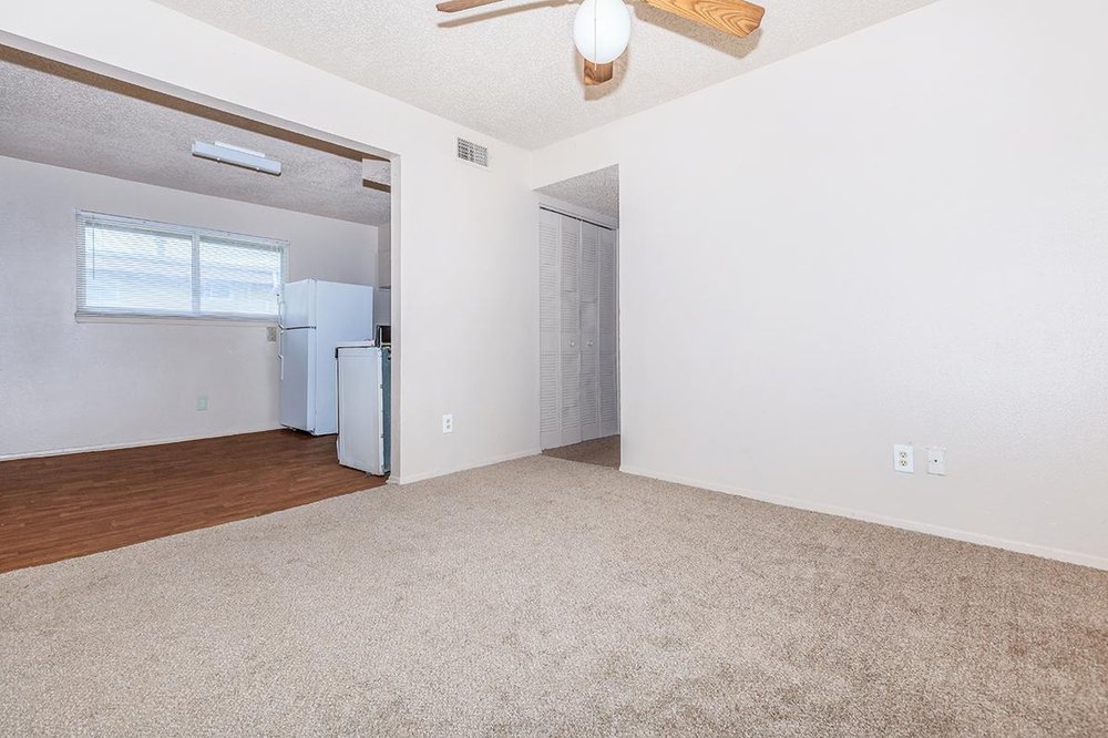 BRADFORD APARTMENTS Updated July 2024 12 Photos 550 E 32nd St N