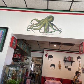 Sgt Peffers Cafe Italian - Decor - Italian Near Me - Omaha, Nebraska Sgt Peffers Cafe Italian - Decor - Italian Near Me - Omaha, Nebraska