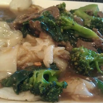 Red Chili - Rad Na w Beef - Thai Near Me - Hayward, California Red Chili - Rad Na w Beef - Thai Near Me - Hayward, California