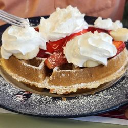 La Paz Diner - Special waffle with bananas and strawberries, and ice cream. Crispy, the way it should be! Delicious.