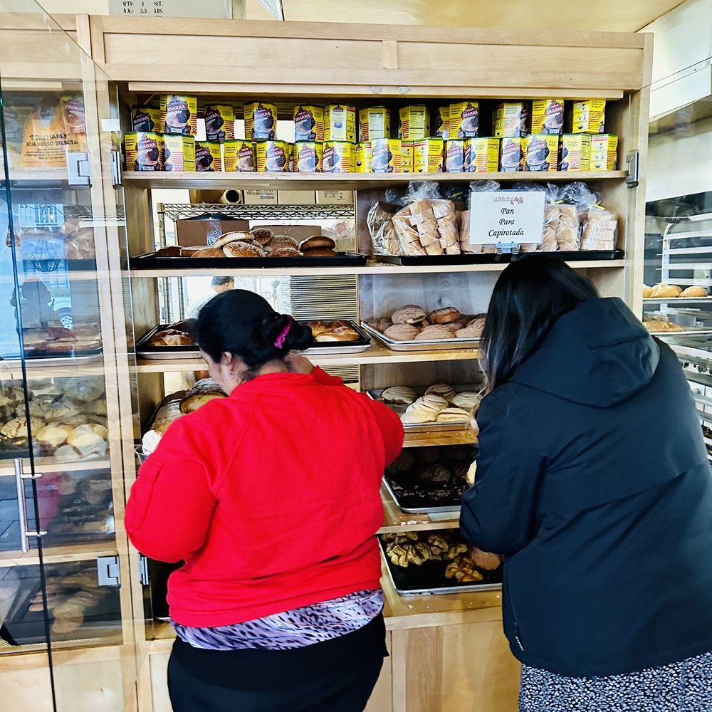 La Bella Rosa Bakery Cafe - two women in a bakery - Patisserie/Cake Shop Near Me - Santa Barbara, California La Bella Rosa Bakery Cafe - two women in a bakery - Patisserie/Cake Shop Near Me - Santa Barbara, California