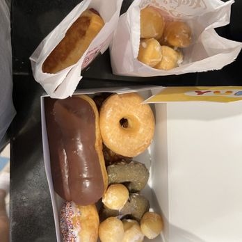 Windsor Donut - a box of assorted donuts - Donuts Near Me - Oklahoma City, Oklahoma Windsor Donut - a box of assorted donuts - Donuts Near Me - Oklahoma City, Oklahoma
