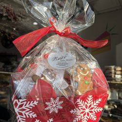 Mark's Bake Shoppe - Rudolph Basket