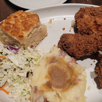 Culinary Dropout - Fried chicken, buttermilk biscuit, slaw, mash n gravy - New American Near Me - Birmingham, Alabama Culinary Dropout - Fried chicken, buttermilk biscuit, slaw, mash n gravy - New American Near Me - Birmingham, Alabama