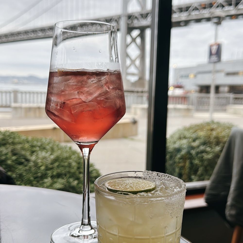Waterbar - El Tesoro Blanco Margarita and Mommem Pop Blood Orange Spritz - Seafood Near Me - San Francisco, California Waterbar - El Tesoro Blanco Margarita and Mommem Pop Blood Orange Spritz - Seafood Near Me - San Francisco, California