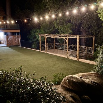Lazy Z Resort - Korn hole and ping pong with lounge area - Resorts Near Me - Twain Harte, California