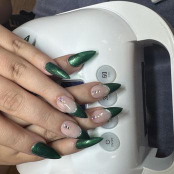 Di Milano Nail Spa - Nail Salons Near Me - Redlands, California Di Milano Nail Spa - Nail Salons Near Me - Redlands, California