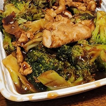 Chung Sing - Chicken and Broccoli- Broccoli was overcooked and not crisp, but the chicken was cooked well and not rubbery - sauce is thick and not runny - Chinese Near Me - Old Bridge, New Jersey