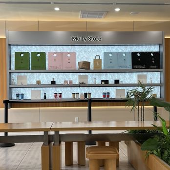 Molly Tea - Interior - Bubble Tea Near Me - Sunnyvale, California Molly Tea - Interior - Bubble Tea Near Me - Sunnyvale, California