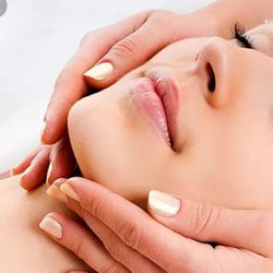 Rachel Main Stylist - Steam Facials
