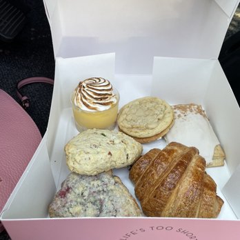 Too Sweet Cakes - Patisserie/Cake Shop Near Me - Lake Oswego, Oregon Too Sweet Cakes - Patisserie/Cake Shop Near Me - Lake Oswego, Oregon