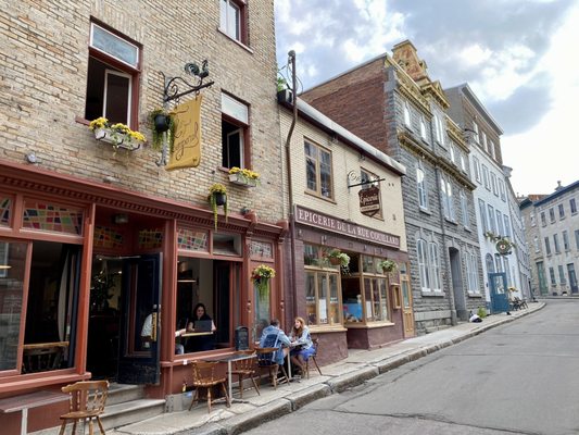 Chez Temporel by null