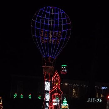 Piper Lights - Christmas Holiday Lights - Holiday Decorations Near Me - Wake Forest, North Carolina Piper Lights - Christmas Holiday Lights - Holiday Decorations Near Me - Wake Forest, North Carolina
