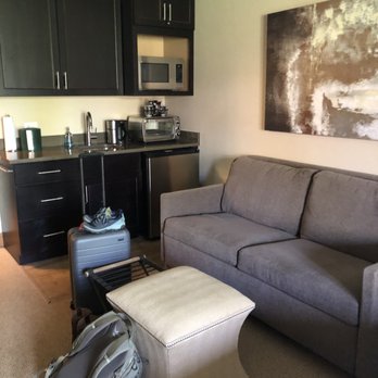The Inn at Aspen - Kitchenette and sofa - Hotels Near Me - Aspen, Colorado