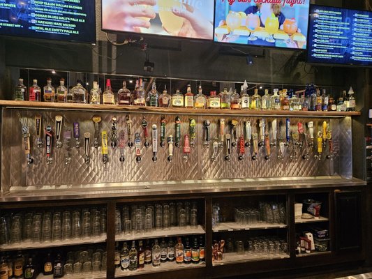 Cricket's Draft House & Grill by null