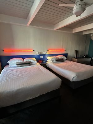 Phoenix Hotel by null