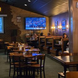 The Brambleton Deli - The bar area dining room.