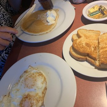 Buttercup Diner - Bar - Create your own breakfast - American Near Me - Vallejo, California
