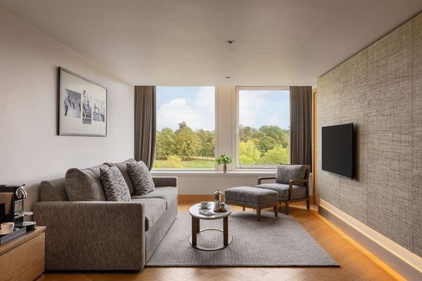 Royal Garden Hotel by null