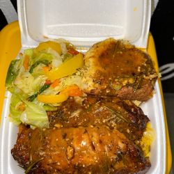 Smothered Turkey wings entree