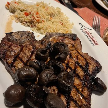 LongHorn Steakhouse - Steakhouses Near Me - Danbury, Connecticut