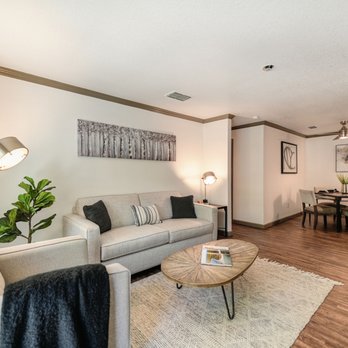 Harbor Oaks Apartments - Belmont 2 bedroom living room - Apartments Near Me - Sacramento, California