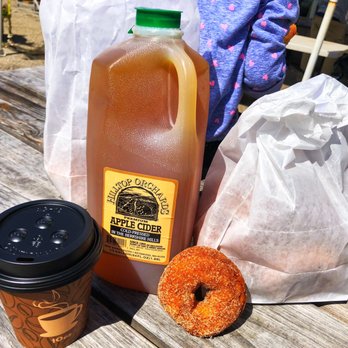 Hilltop Orchards - Awesome warm seasoned apple cider, fresh cold pressed apple cider, amazing cider donuts made with cider produced here at the Orchards - Wine Tasting Room Near Me - Richmond, Massachusetts