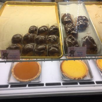 Leonard's Bakery - Bakeries Near Me - Honolulu, Hawaii