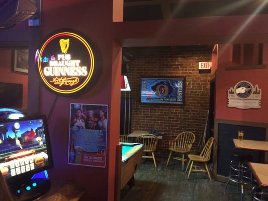 Arlin's Bar & Garden by null