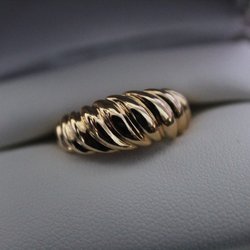Panther City Gold - Vintage 14k Gold Fluted Ring