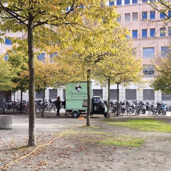 Debi's Kitchen - So tiny but so much inside! - Food Trucks Near Me - Geneva, GE