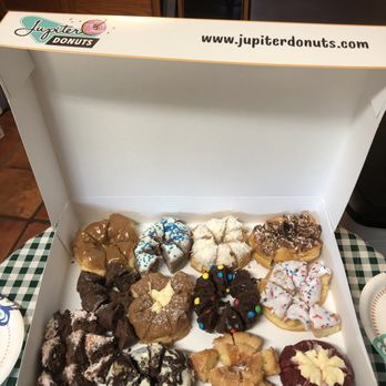 Jupiter Donuts Boynton - Box of 12 assorted - Donuts Near Me - Boynton Beach, Florida Jupiter Donuts Boynton - Box of 12 assorted - Donuts Near Me - Boynton Beach, Florida