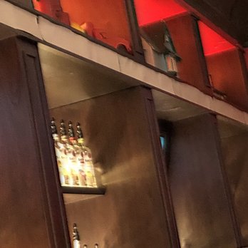 Roscoe's Tavern - Gay Bars Near Me - Chicago, Illinois