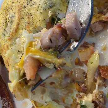 Golden Corral Buffet & Grill - An amazing omelet made right in front of my eyes! - Buffets Near Me - Roanoke, Virginia
