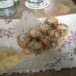 Crunchy shrimp roll with spicy mayo