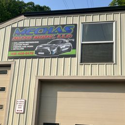 Exterior outside entrance of Mechas Auto Body - Rankin, Pennsylvania Exterior outside entrance of Mechas Auto Body - Rankin, Pennsylvania