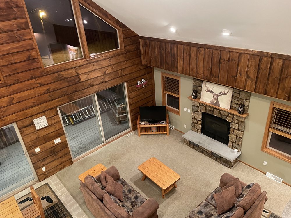 Lynx Lake Resort & Bar Logo