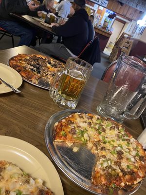 Bonnie & Clyde's Pizza Parlor by null