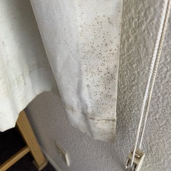 Bayview Inn - Mold on curtain - Hotels Near Me - Crescent City, California