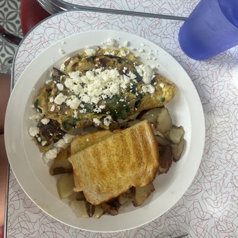 Lakeside Cafe - The hippie - Breakfast & Brunch Near Me - Bear Lake, Michigan